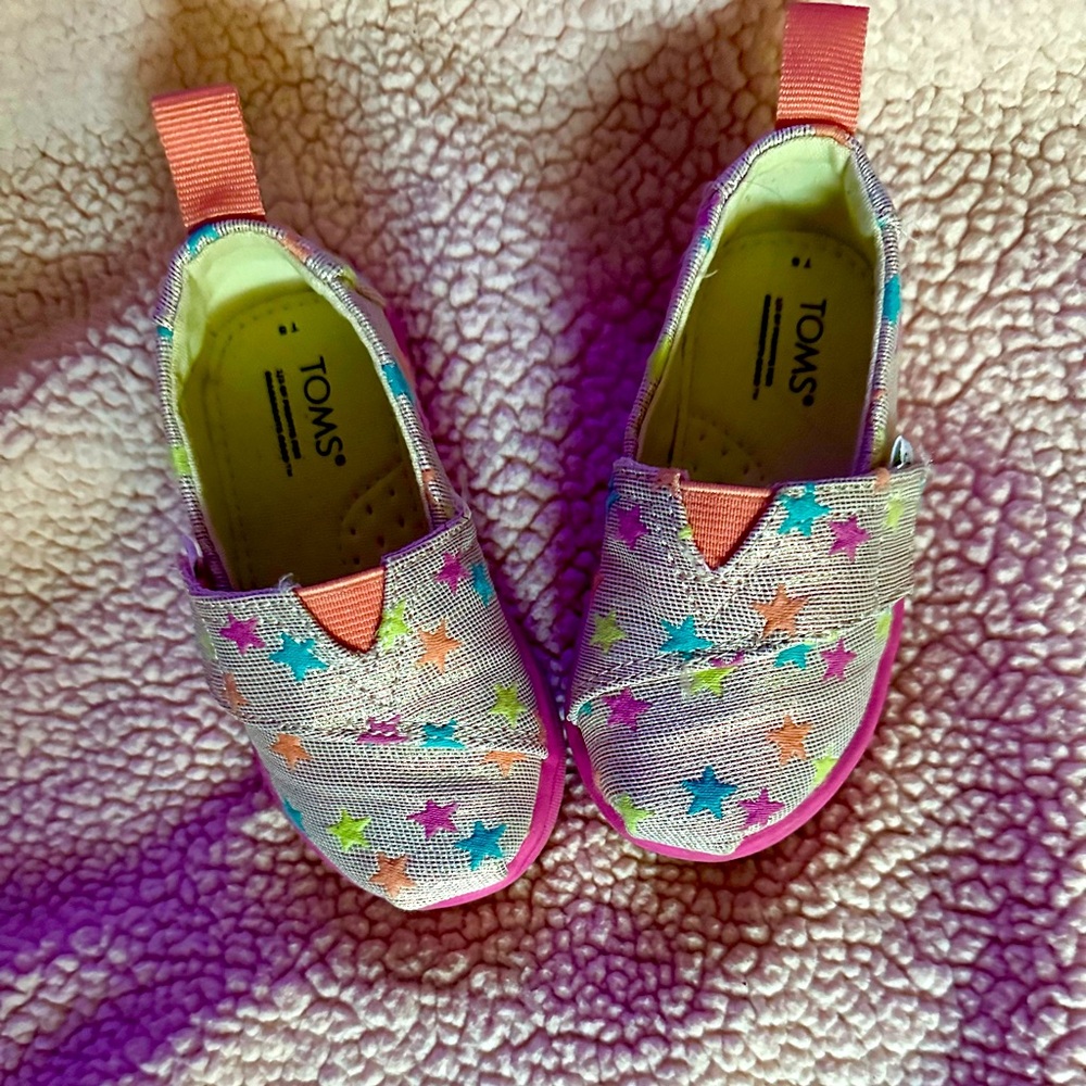 Toddler girl size 5 silver and pink velcro slip-ons with stars